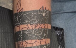 1000043604